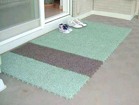 Erba Sintetica Colorata: Stile, Comfort e Zero Manutenzione per i tuoi Spazi